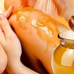 Detoxikačná medová masáž Detoxikačná medová masáž